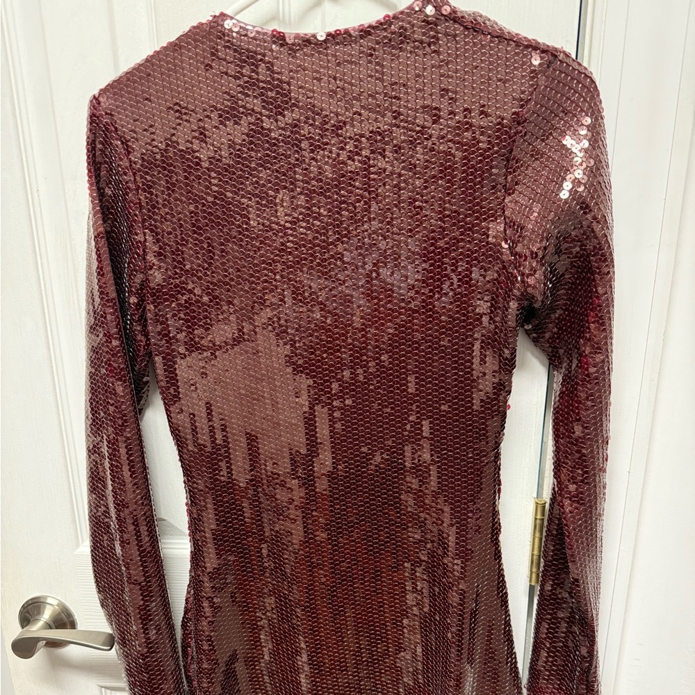 The A&F Paloma Long-Sleeve Sequin
Mini Dress